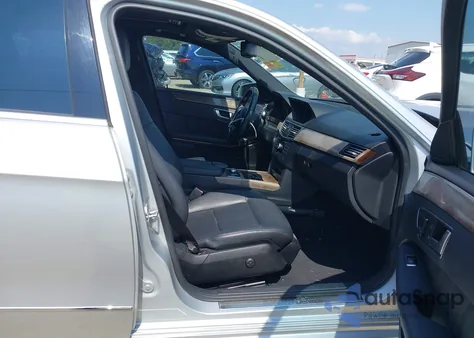 2013 Mercedes-Benz E 350 z USA, uszkodzony, nr VIN WDDHF5KB3DA767778